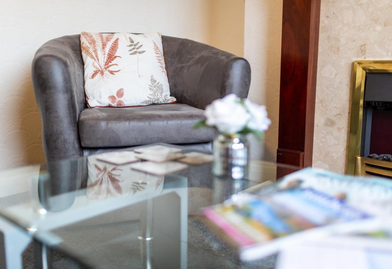 卡莱尔Adrian House, Near Hospital, Easy Parking + Garden公寓 外观 照片