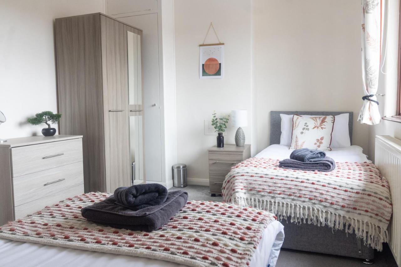 卡莱尔Adrian House, Near Hospital, Easy Parking + Garden公寓 外观 照片