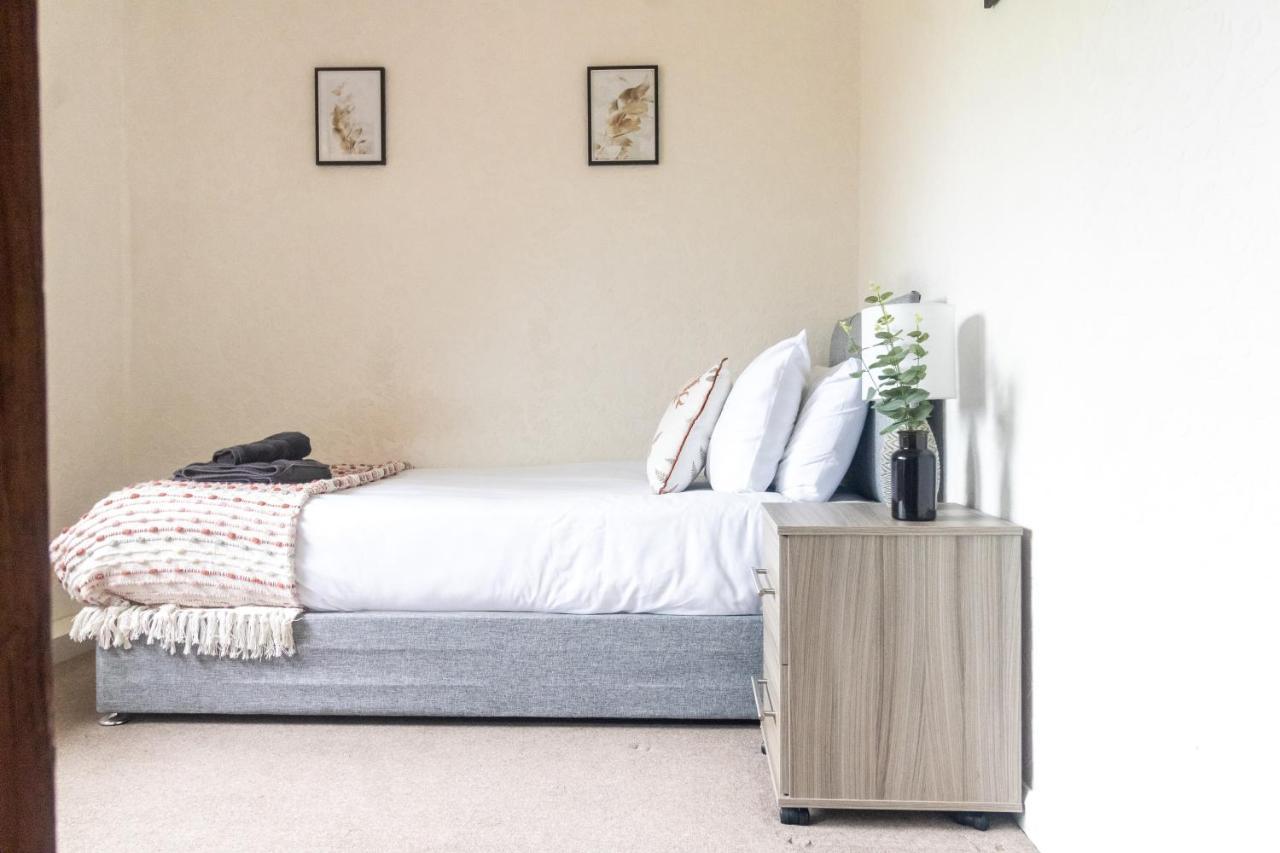 卡莱尔Adrian House, Near Hospital, Easy Parking + Garden公寓 外观 照片